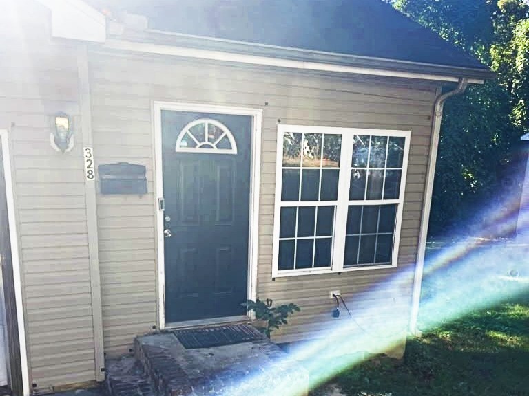 328 Lutz Rd