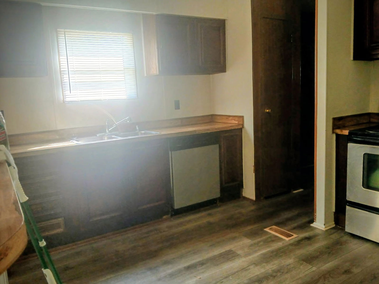 401 Bell St.